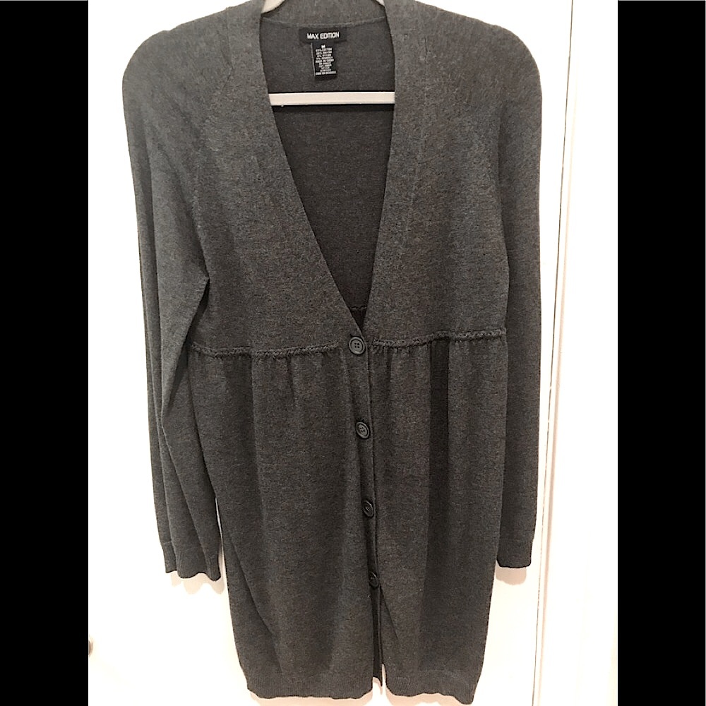 Max Edition Gray three quarter length cardigan!